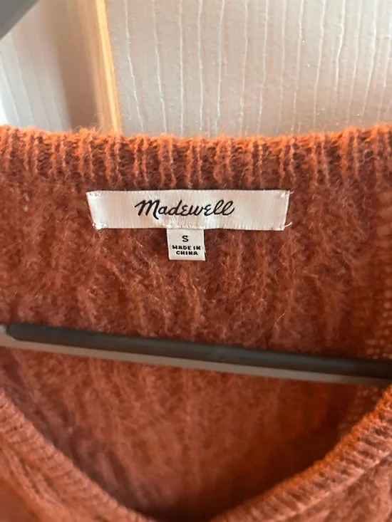 Madewell V-Neck Cable Knit Sweater in Burnt Orange - Picture 3 of 4